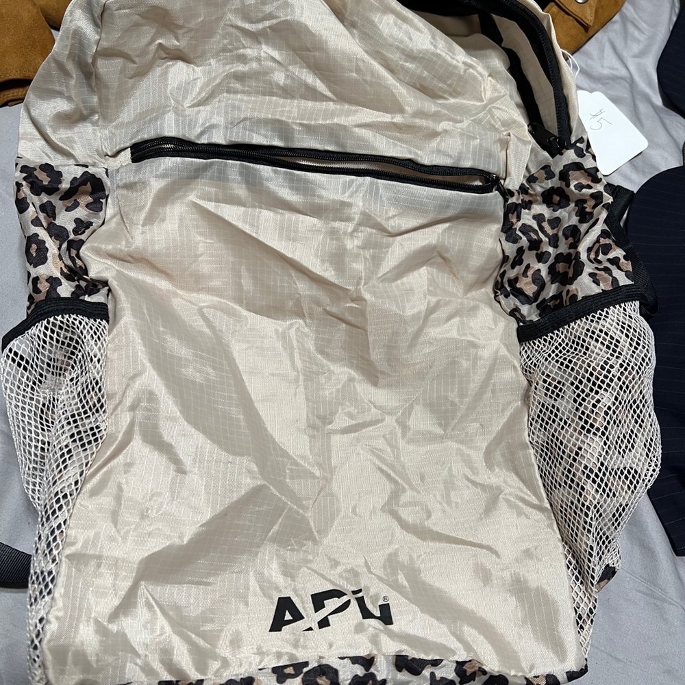 APL Women's Cream Packable Backpack - Picture 4 of 7